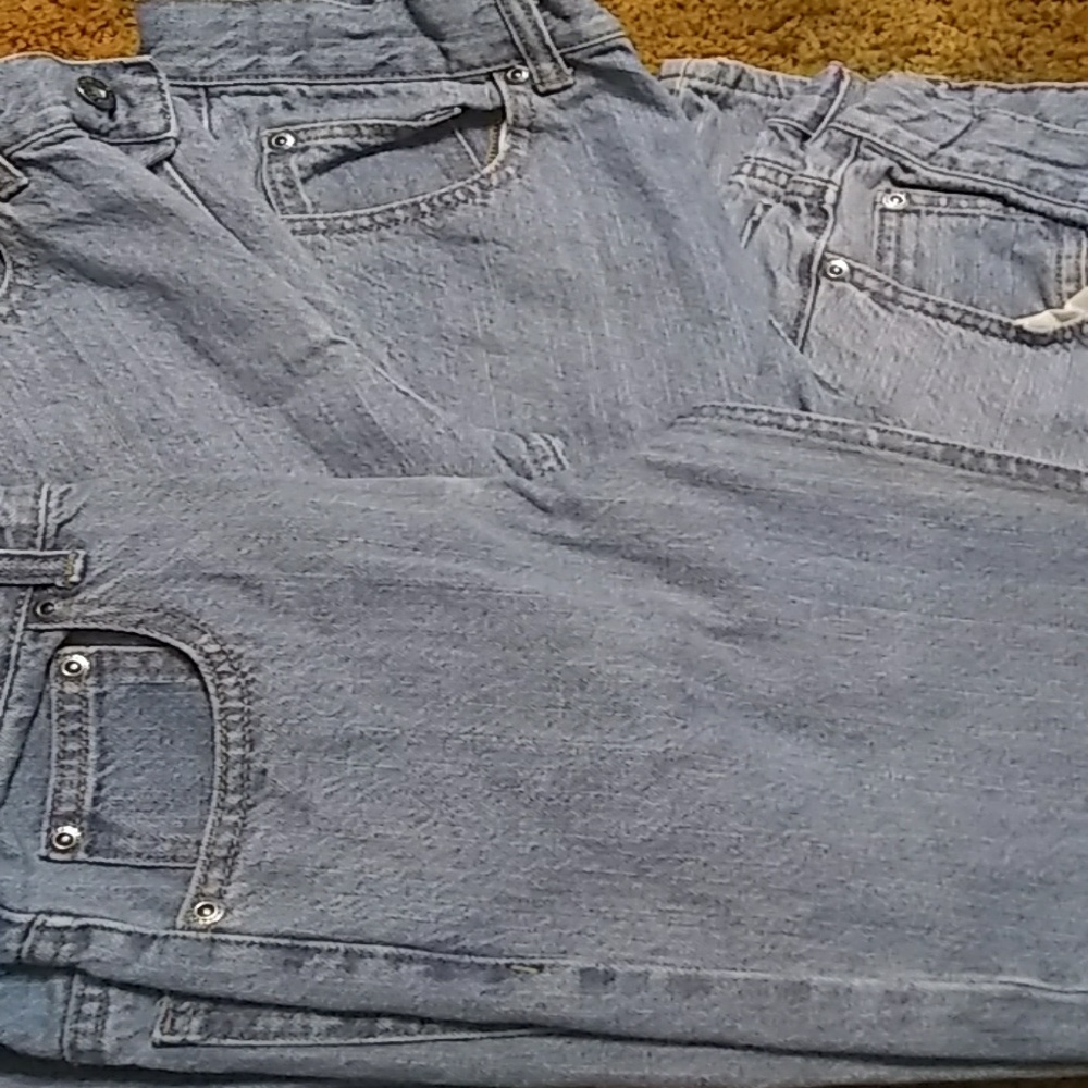 Boys jeans for sale - 4 pair. Price is $8/pair.